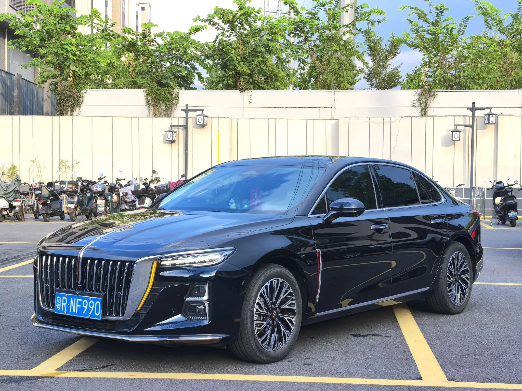 Hongqi H5