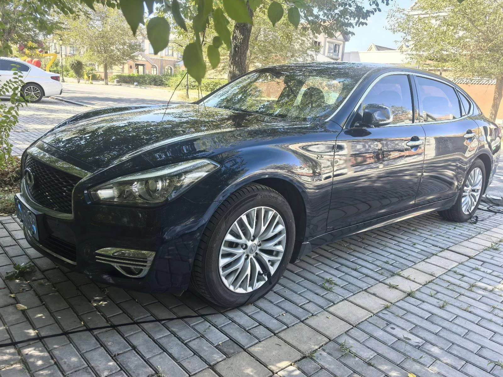Infiniti Q70