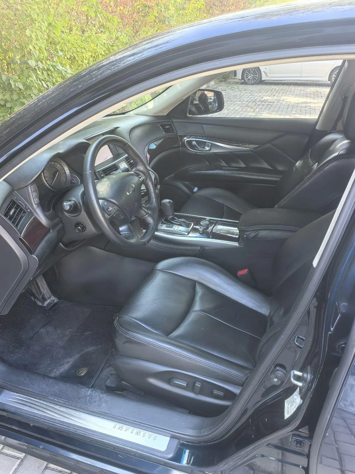 Infiniti Q70