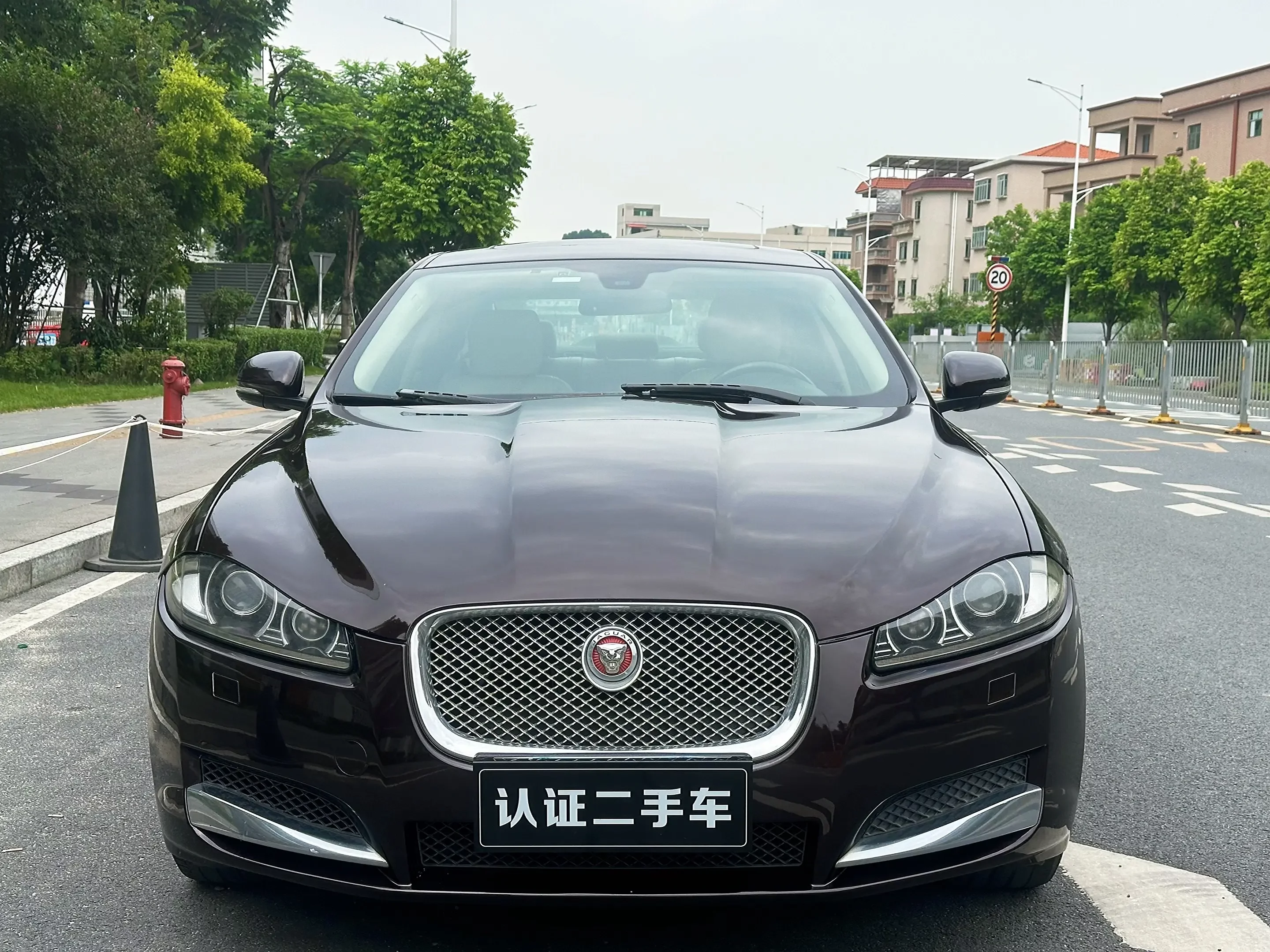 Jaguar XF