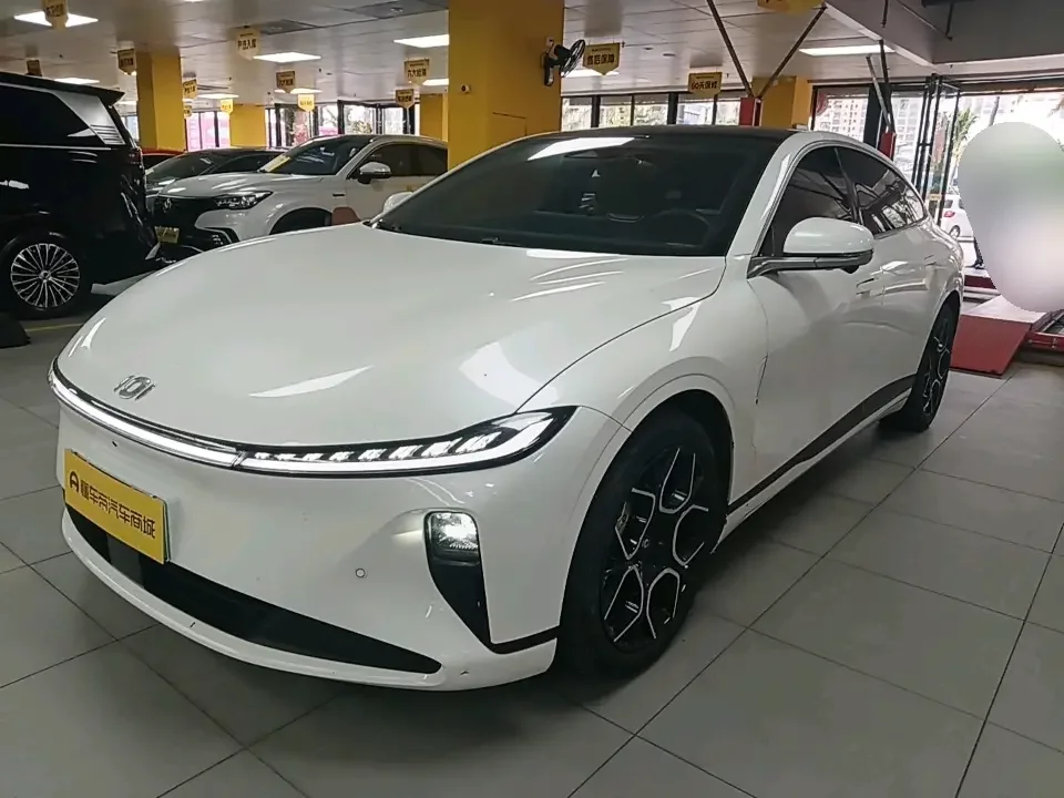 Changan Qiyuan A07  из Китая