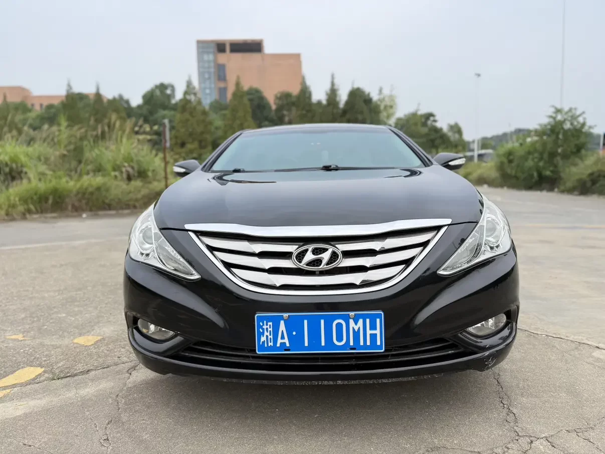 Hyundai sonata eight