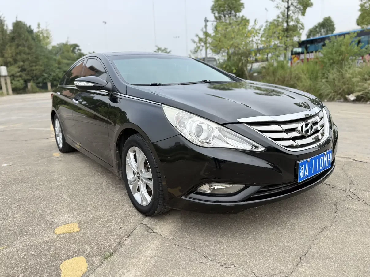 Hyundai sonata eight