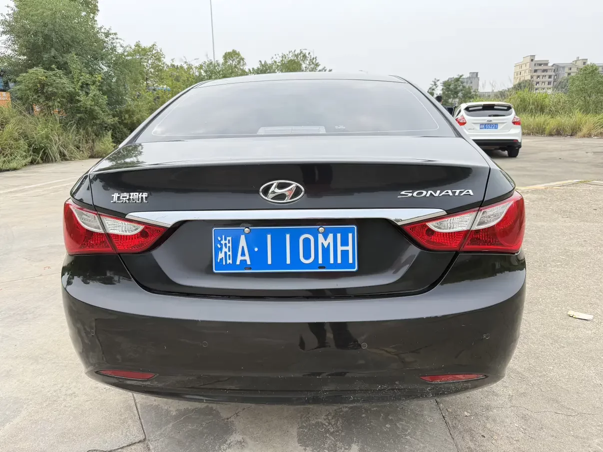 Hyundai sonata eight