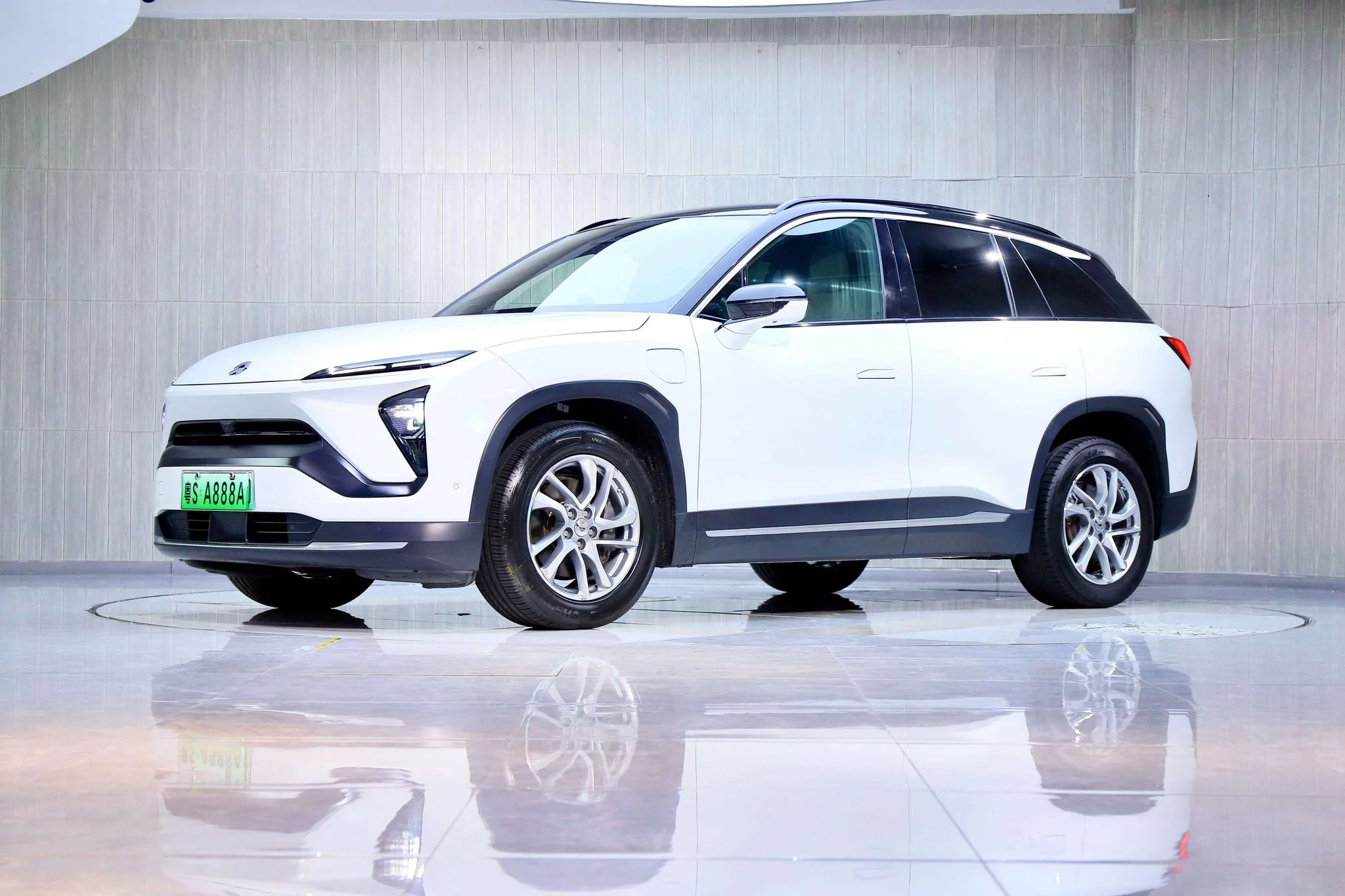 NIO ES6