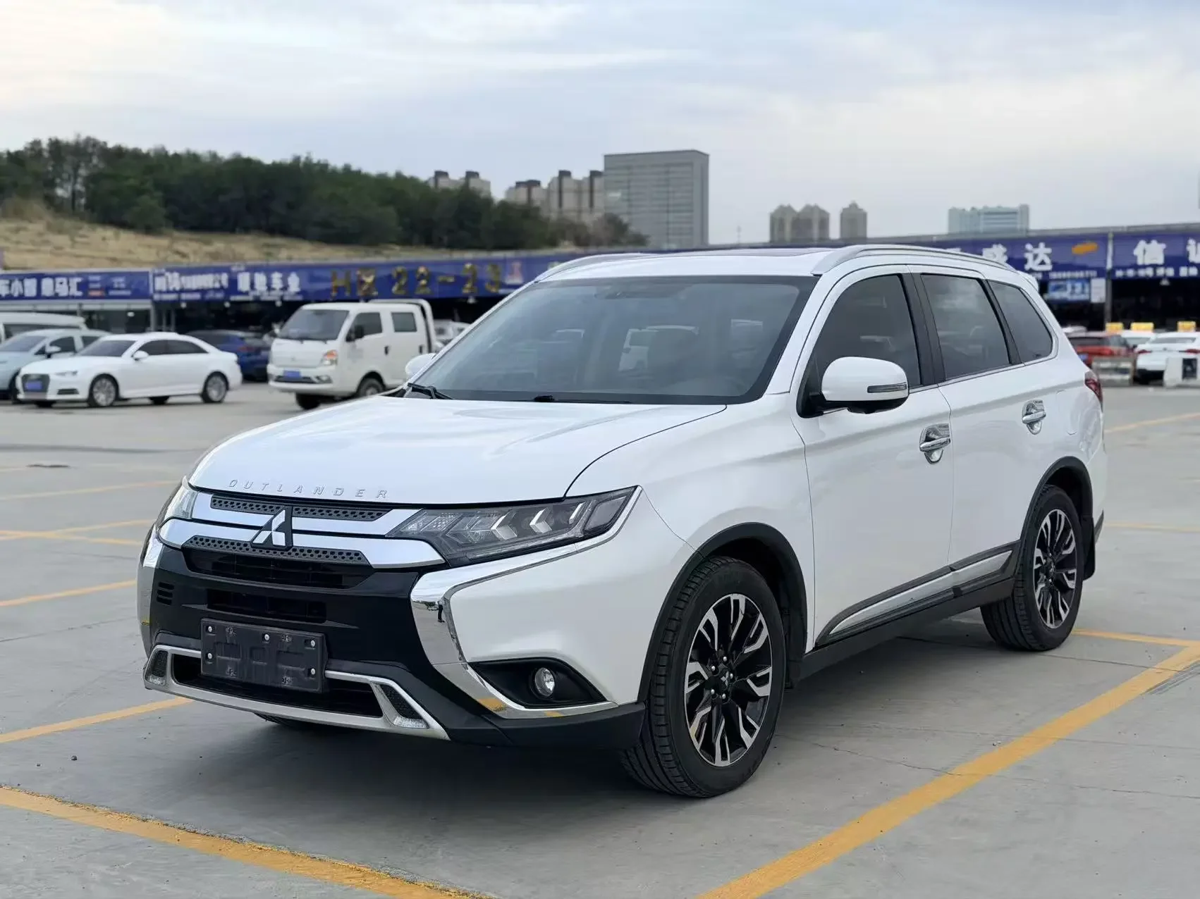 Mitsubishi Outlander