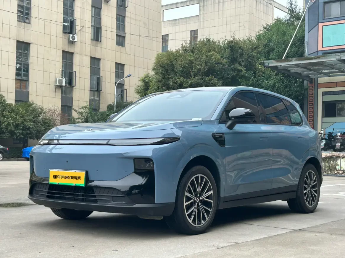 Leapmotor B10