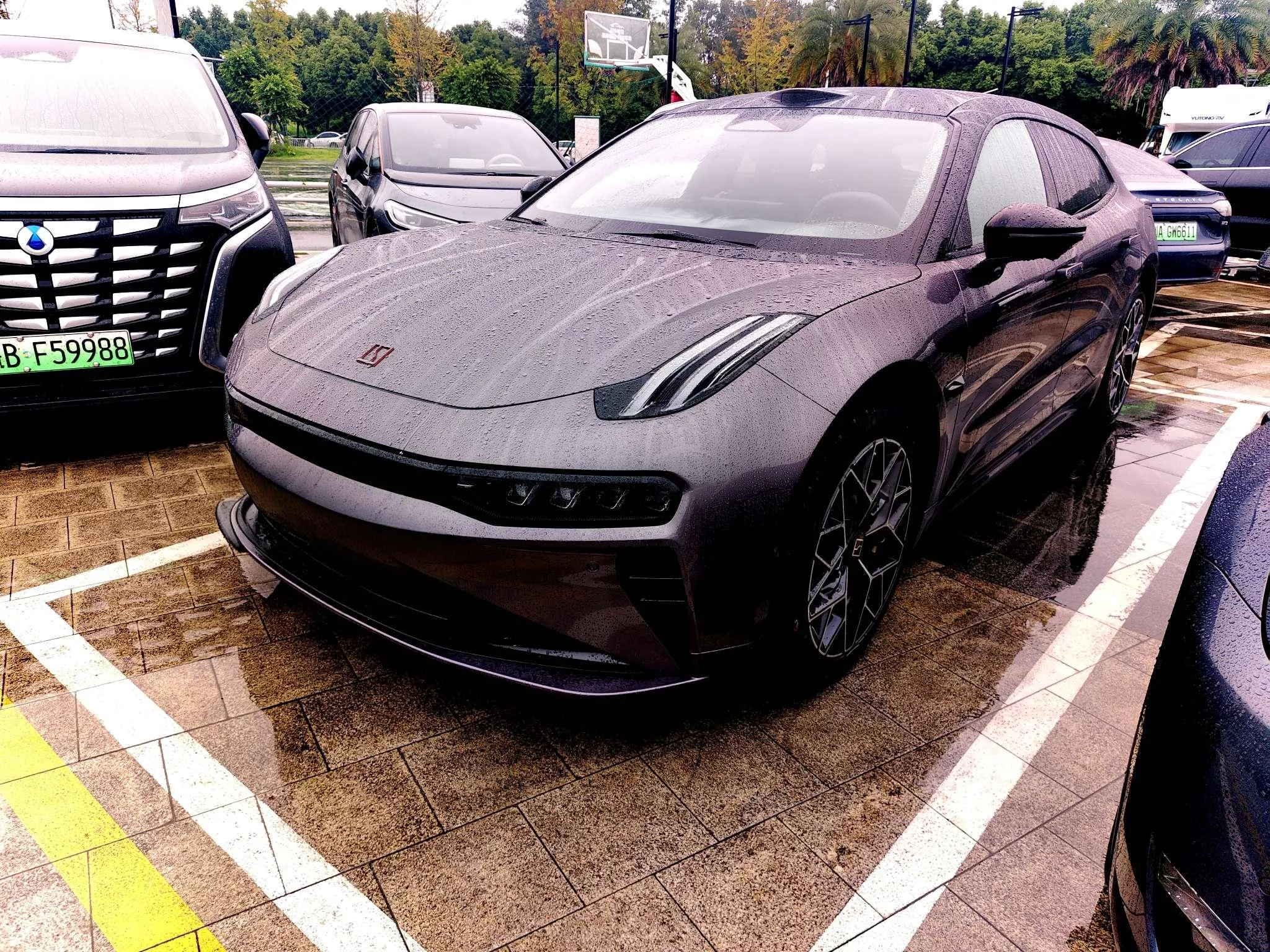 ZEEKR 001
