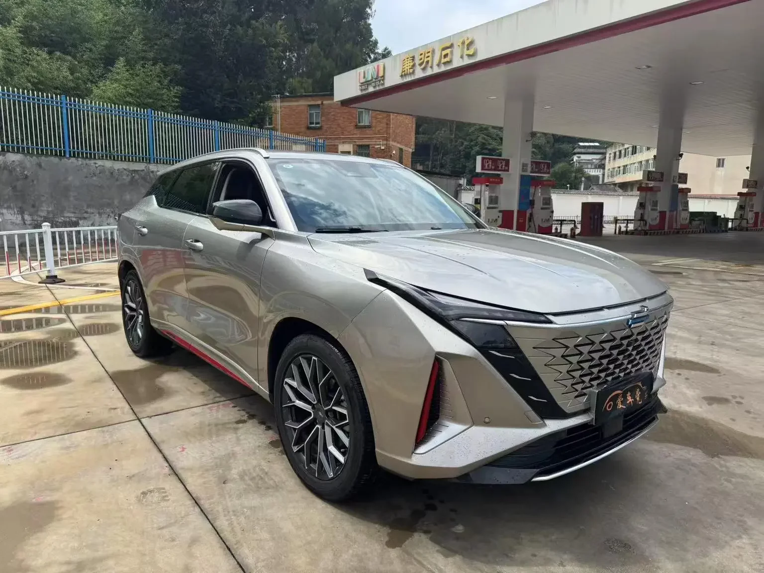 Oshan Changan Auchan Z6