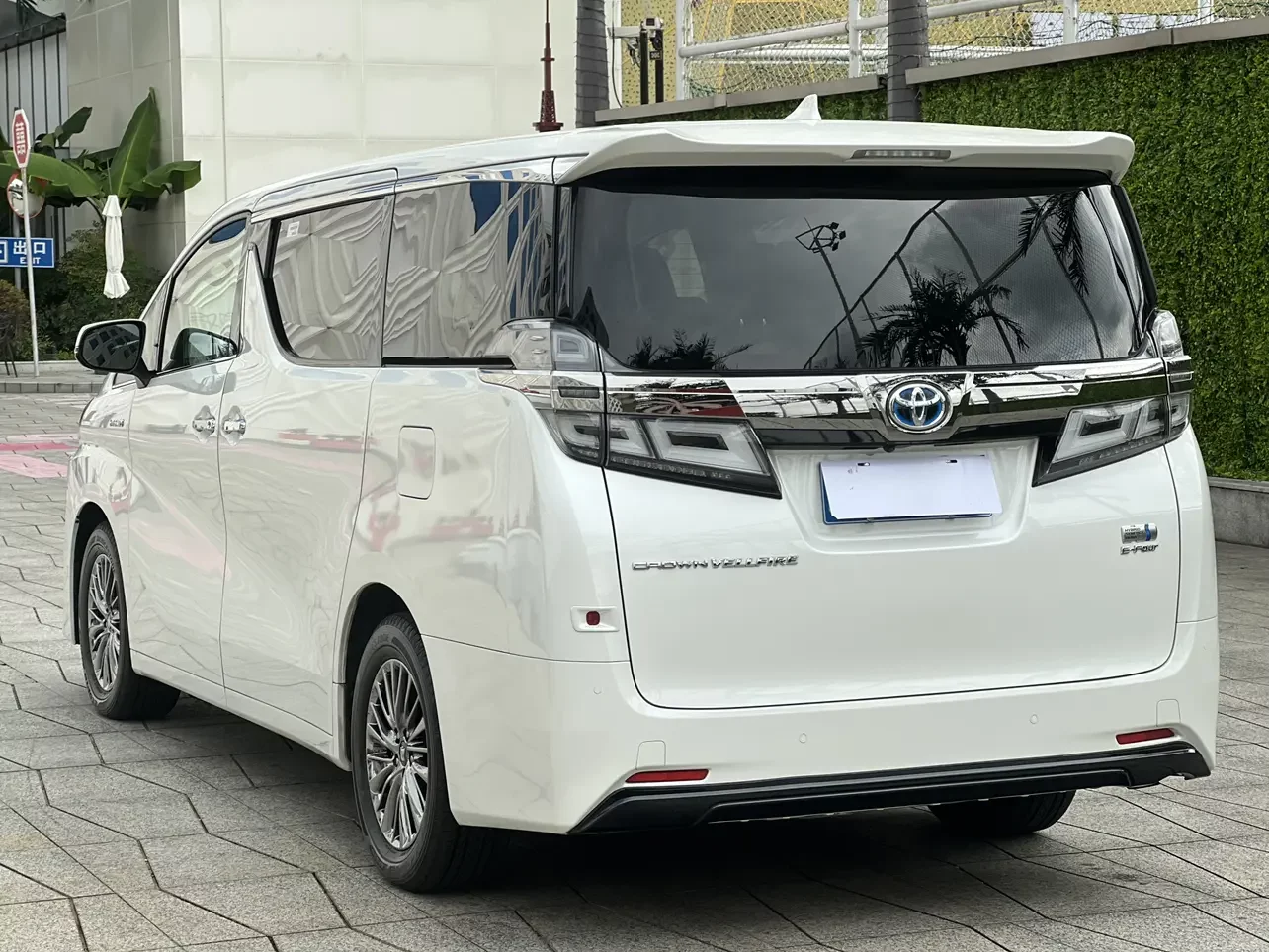 Toyota Crown Wellfire