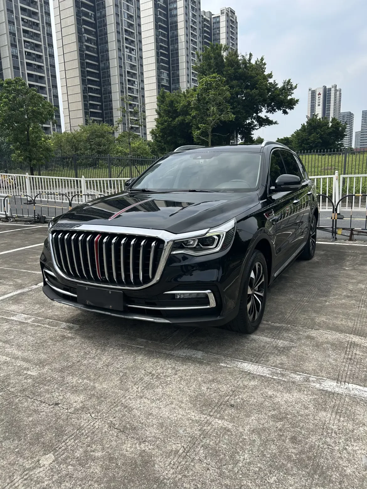 Hongqi HS7