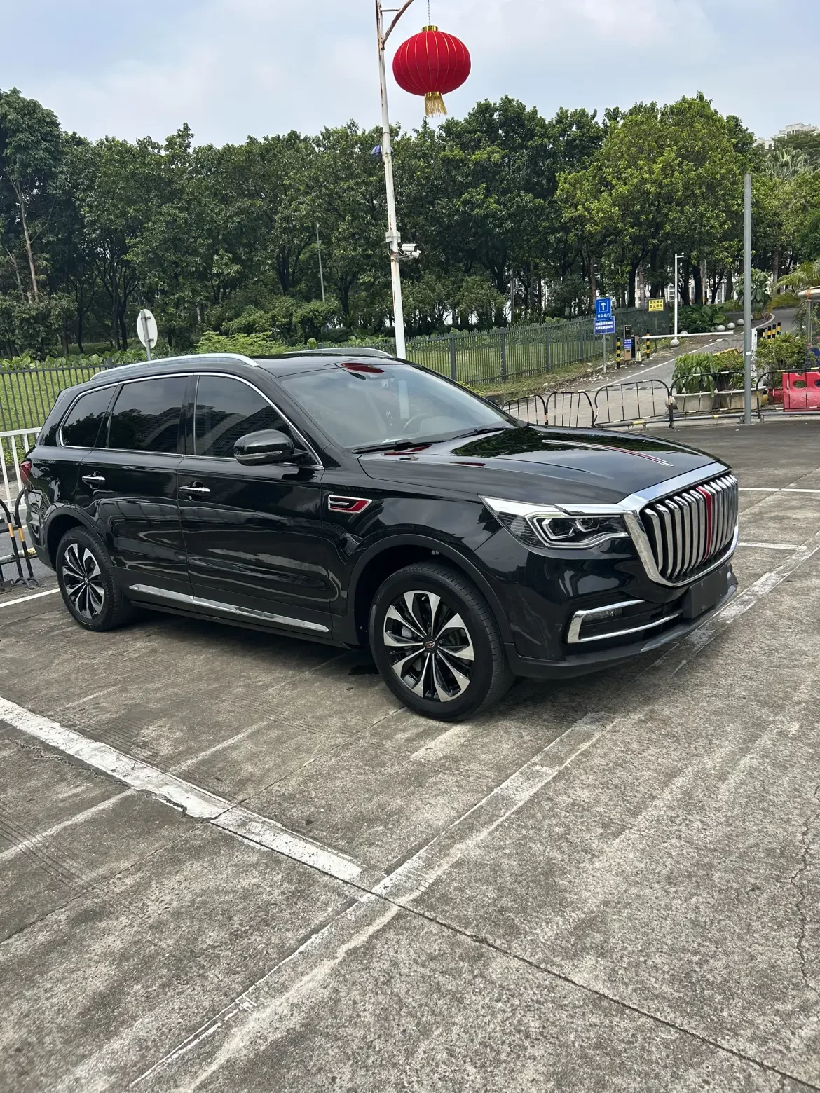 Hongqi HS7
