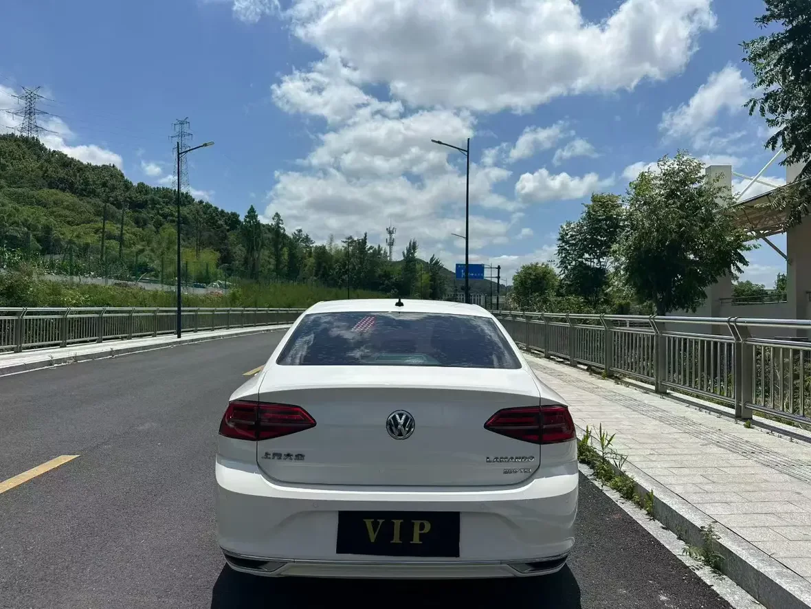 Volkswagen Lamando