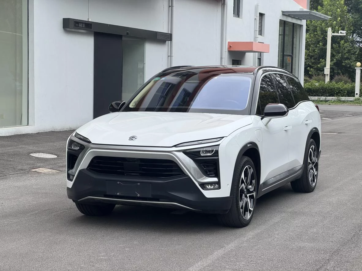 NIO ES8
