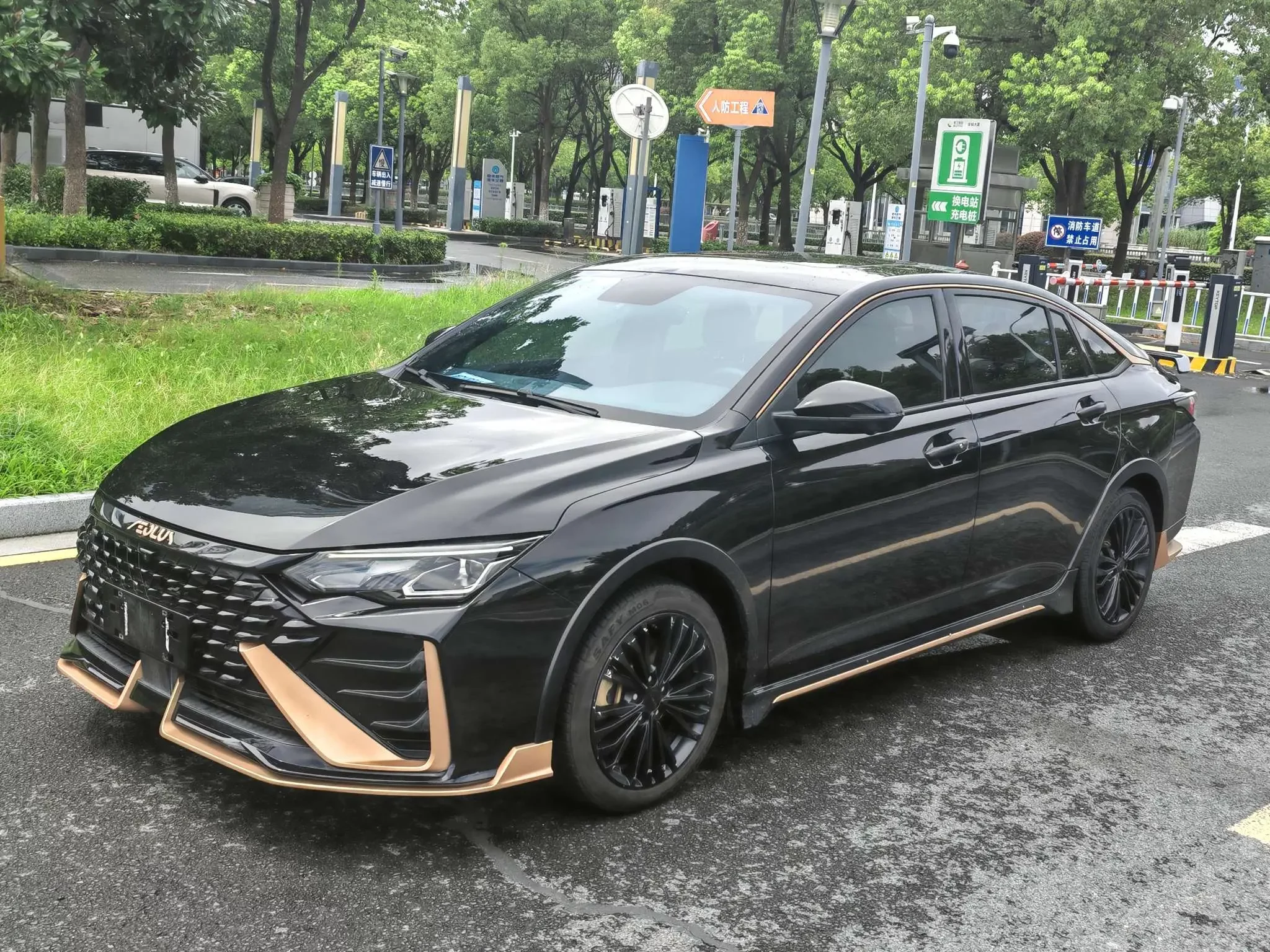 Dongfeng Yixuan MAX
