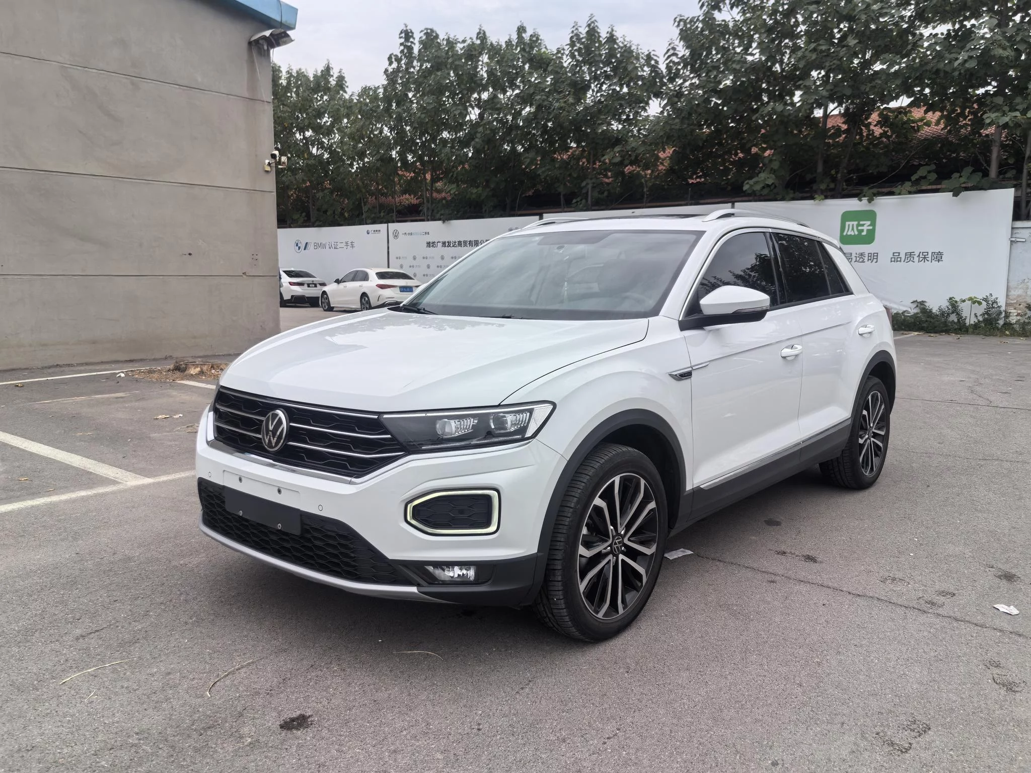 VOLKSWAGEN T-ROC