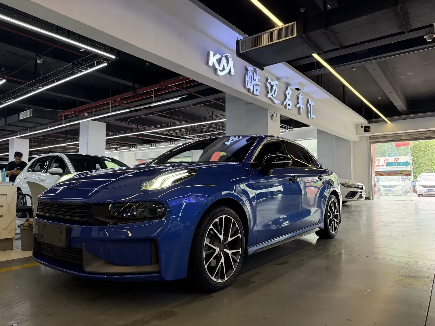 Lynk & Co 03
