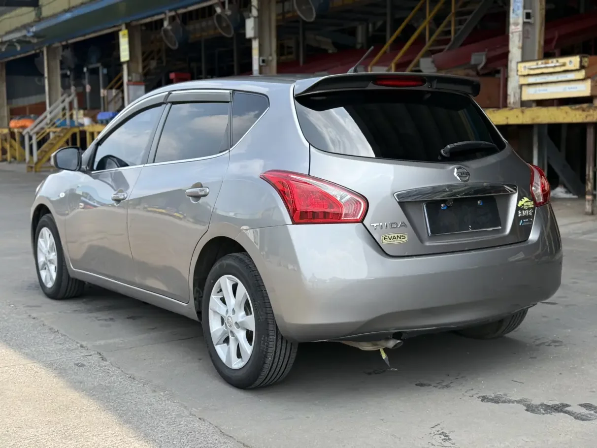 Nissan Tiida