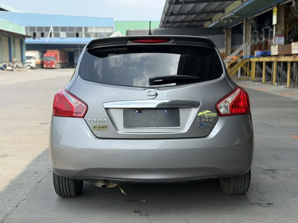 Nissan Tiida