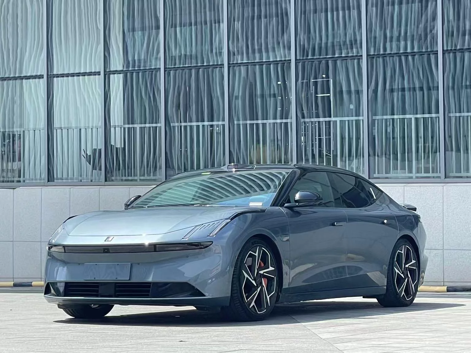Lynk & Co Z10