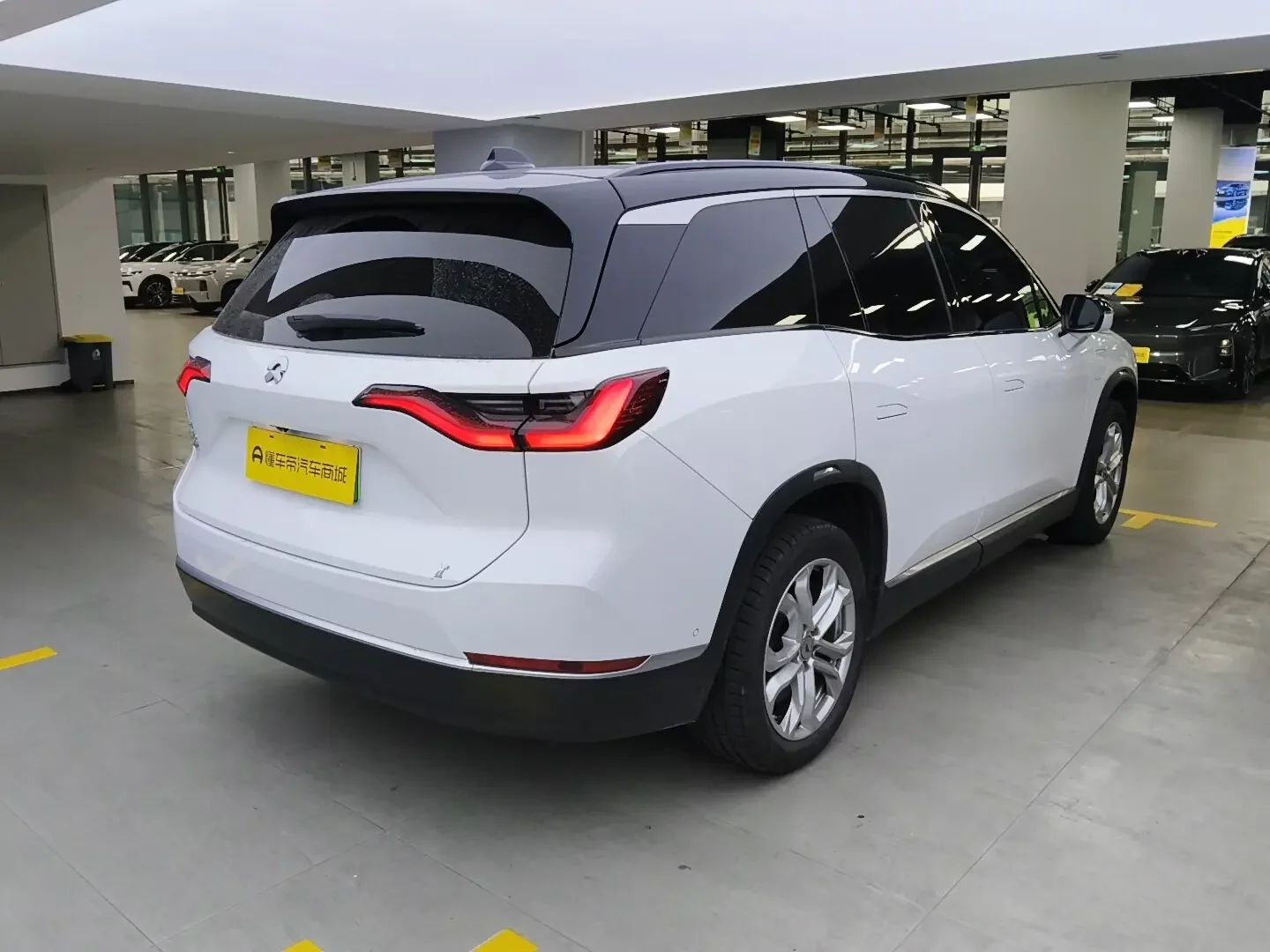 NIO ES8  из Китая