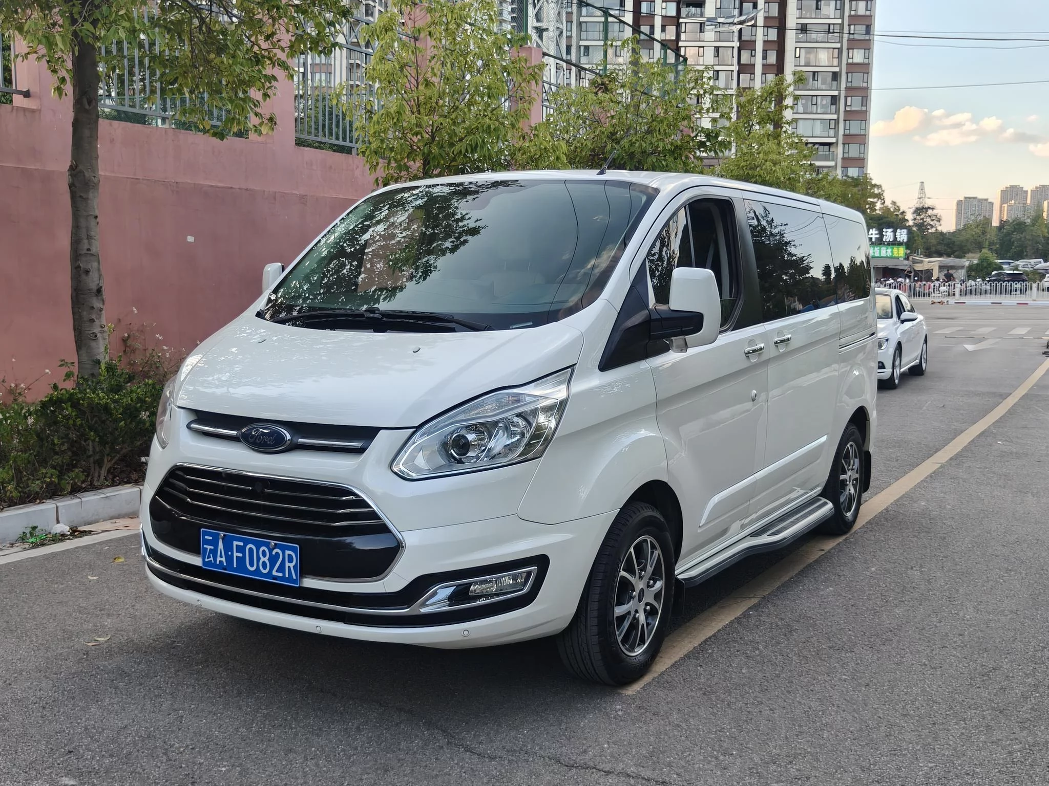 Ford Toureo  из Китая