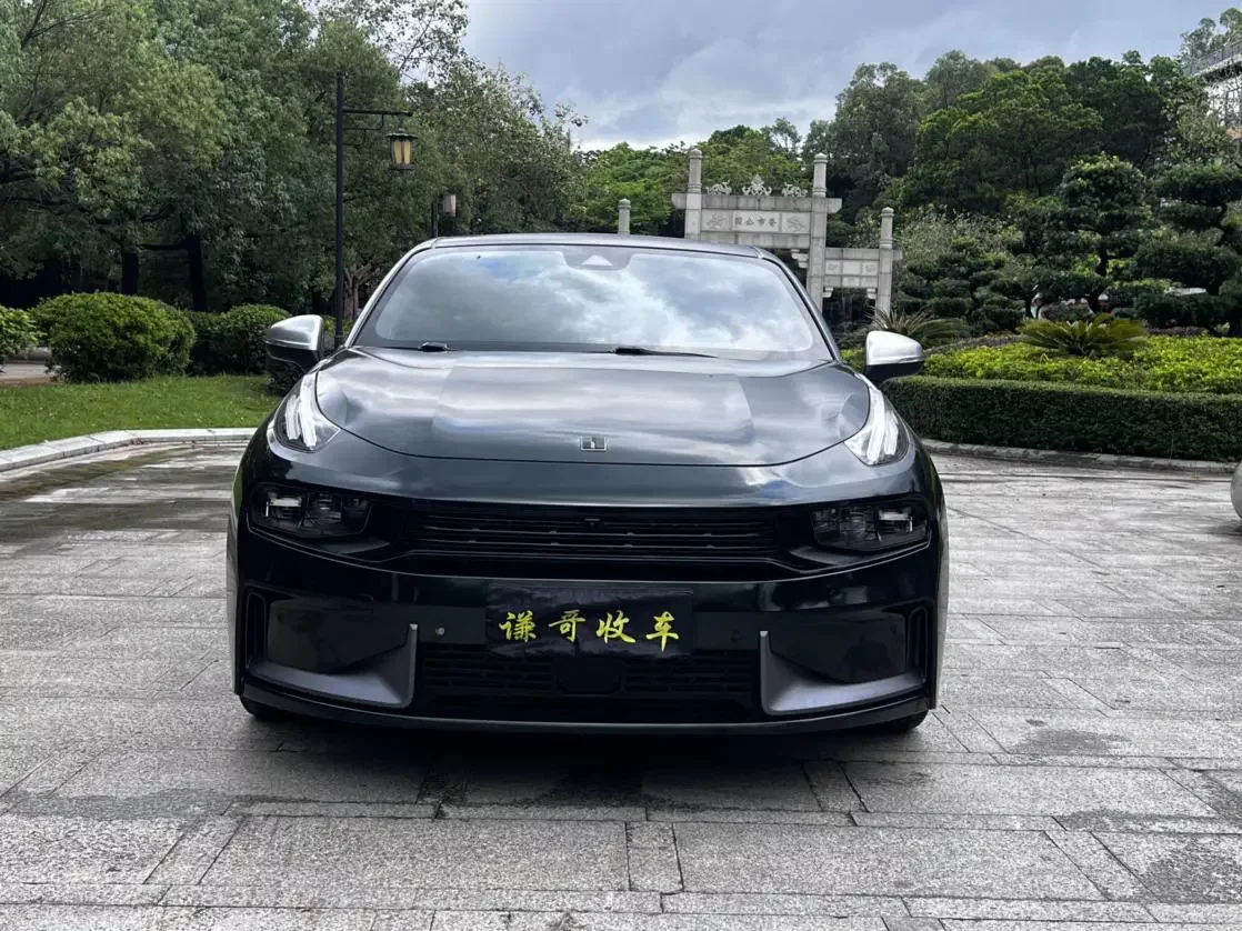 Lynk & Co 03