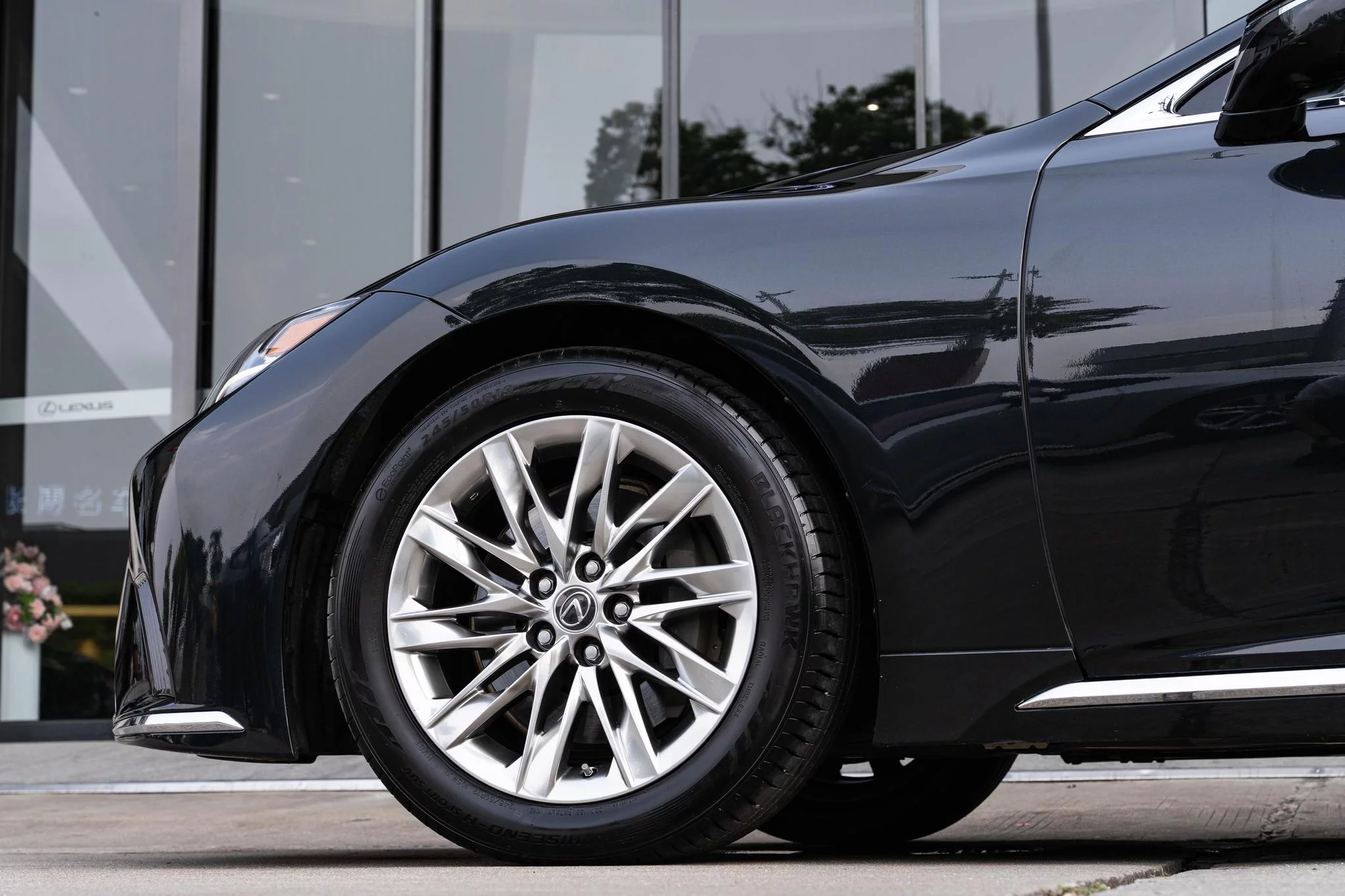 Lexus LS