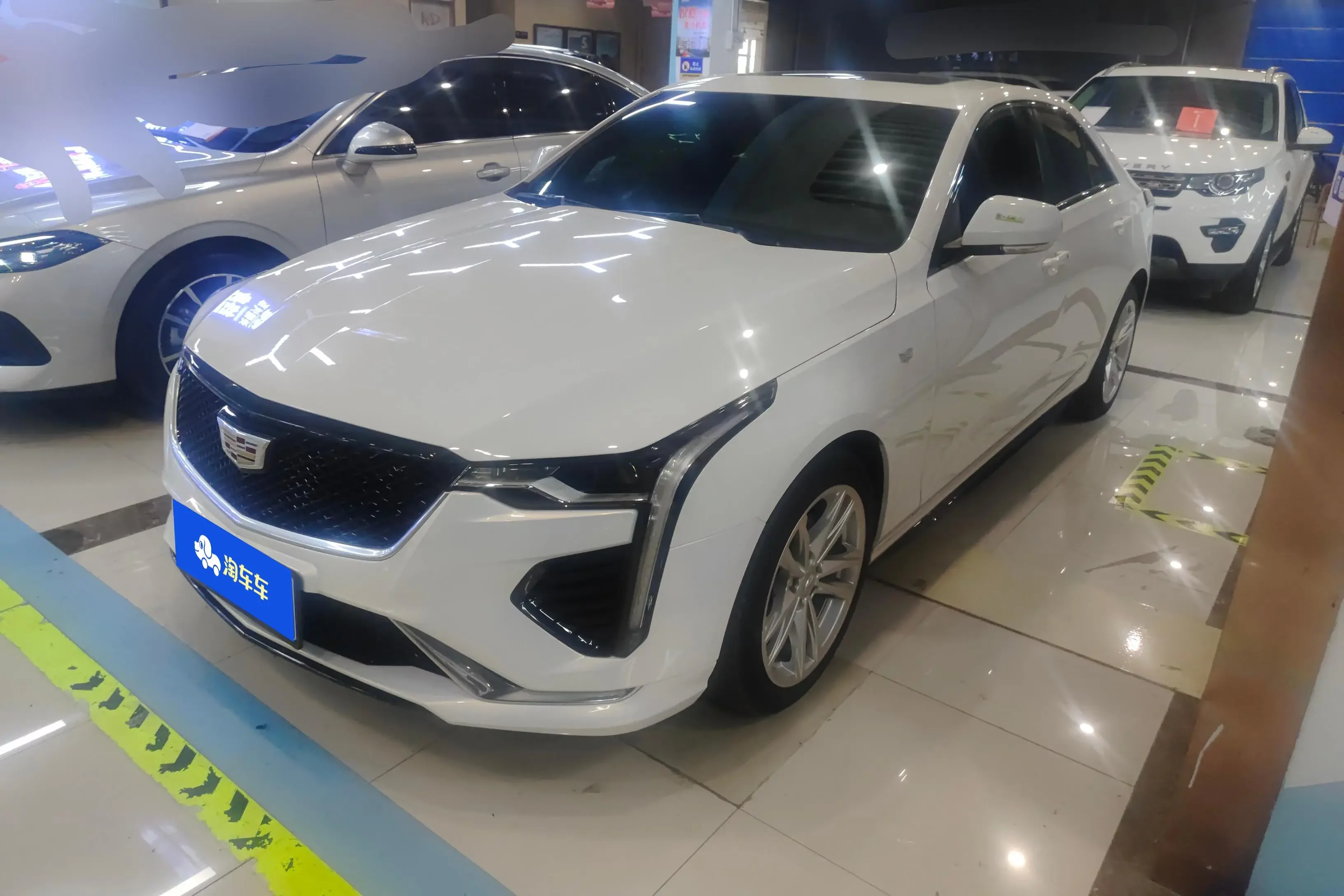 CADILLAC CT4