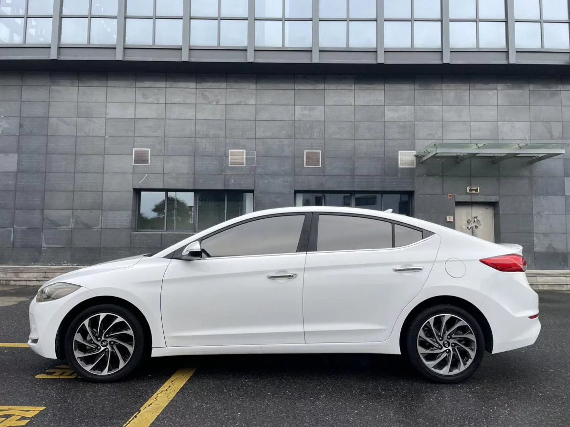 Hyundai Elantra Lingdong