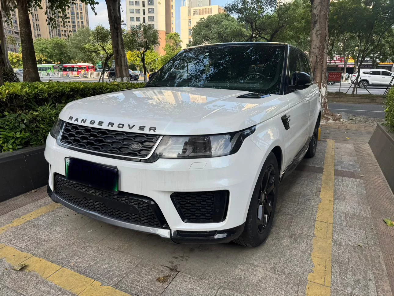 Land Rover Range Rover Sport PHEV  из Китая