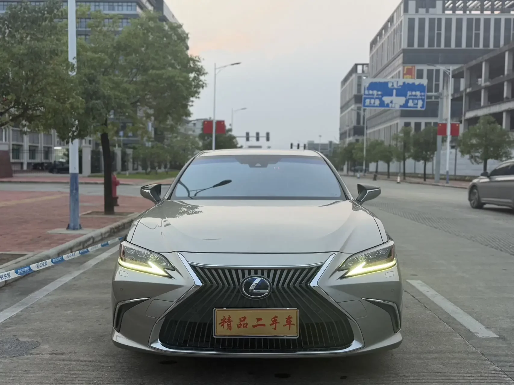 Lexus ES