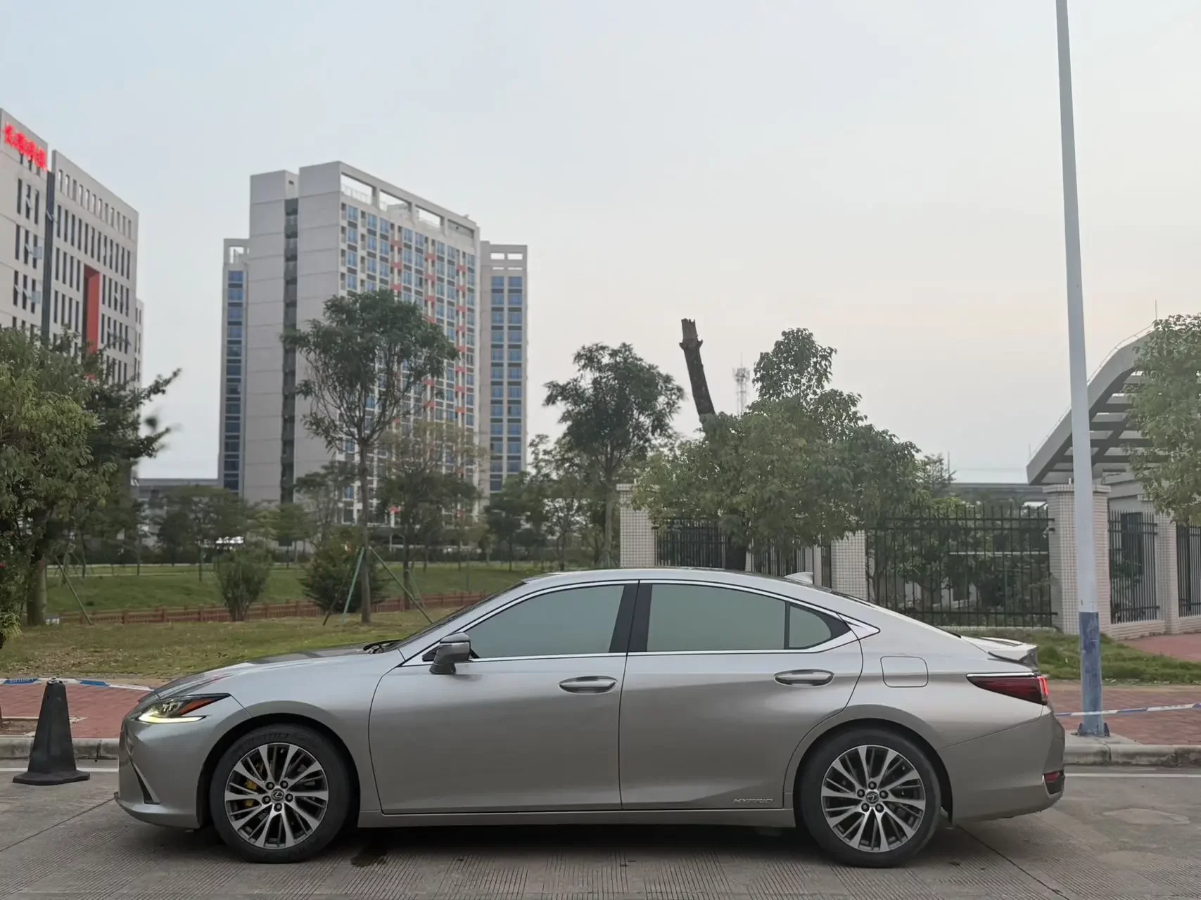 Lexus ES