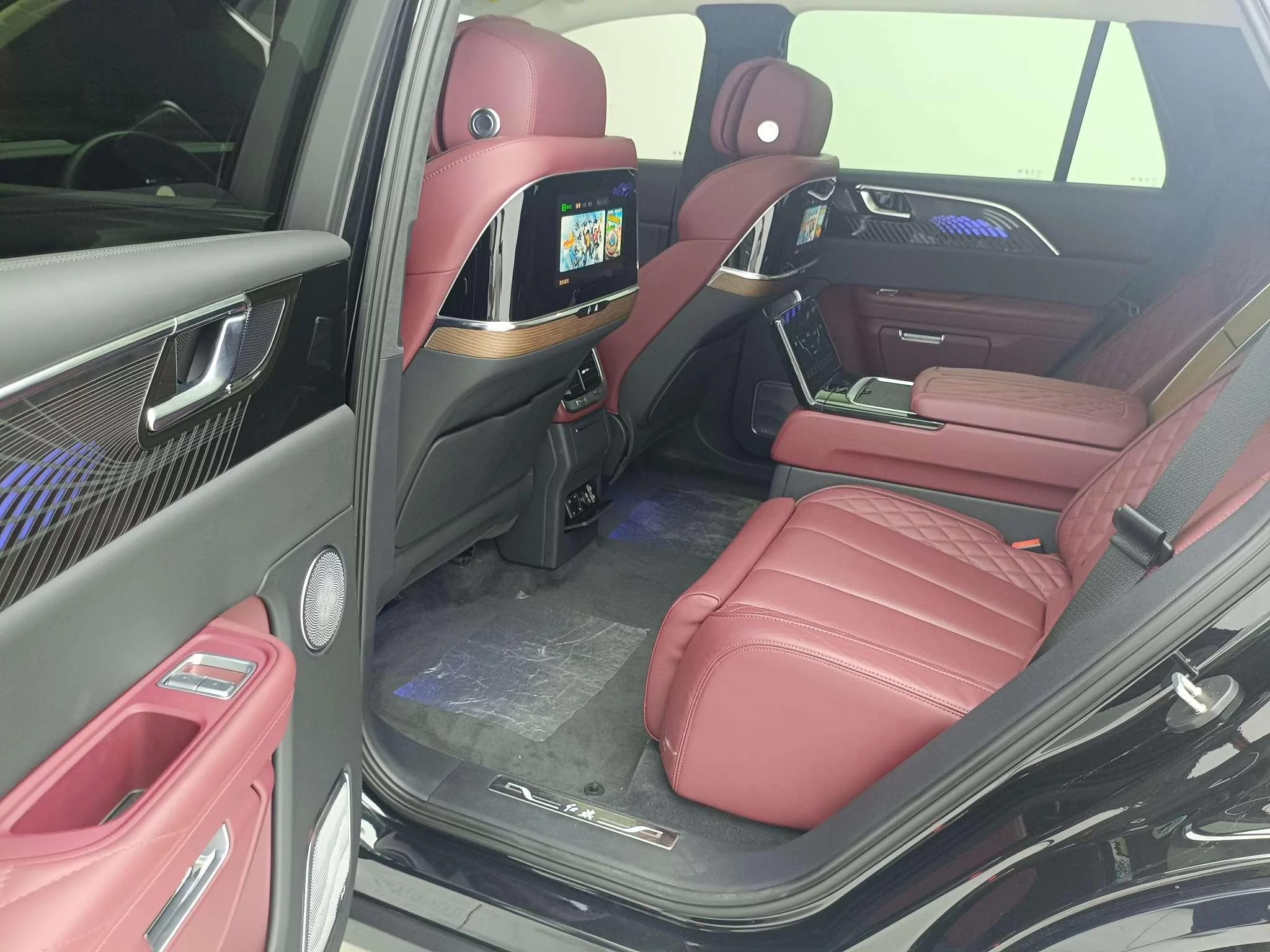 Hongqi E-HS9