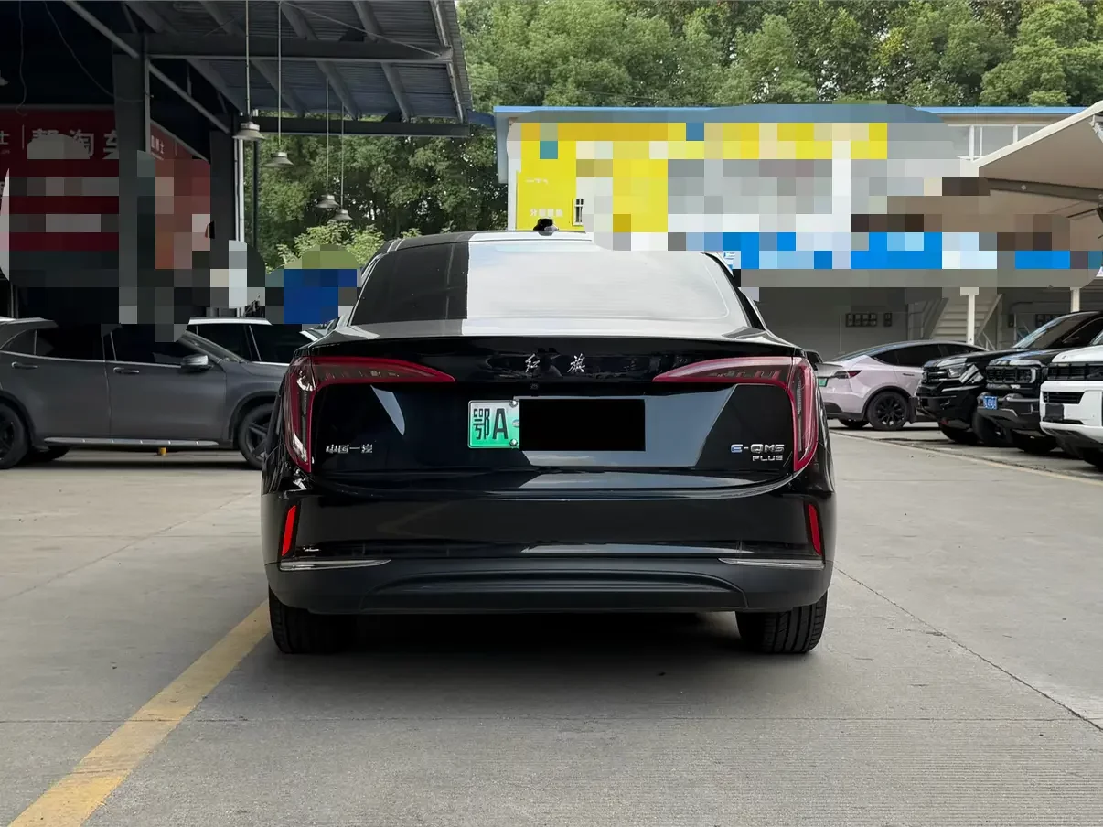 Hongqi E-QM5