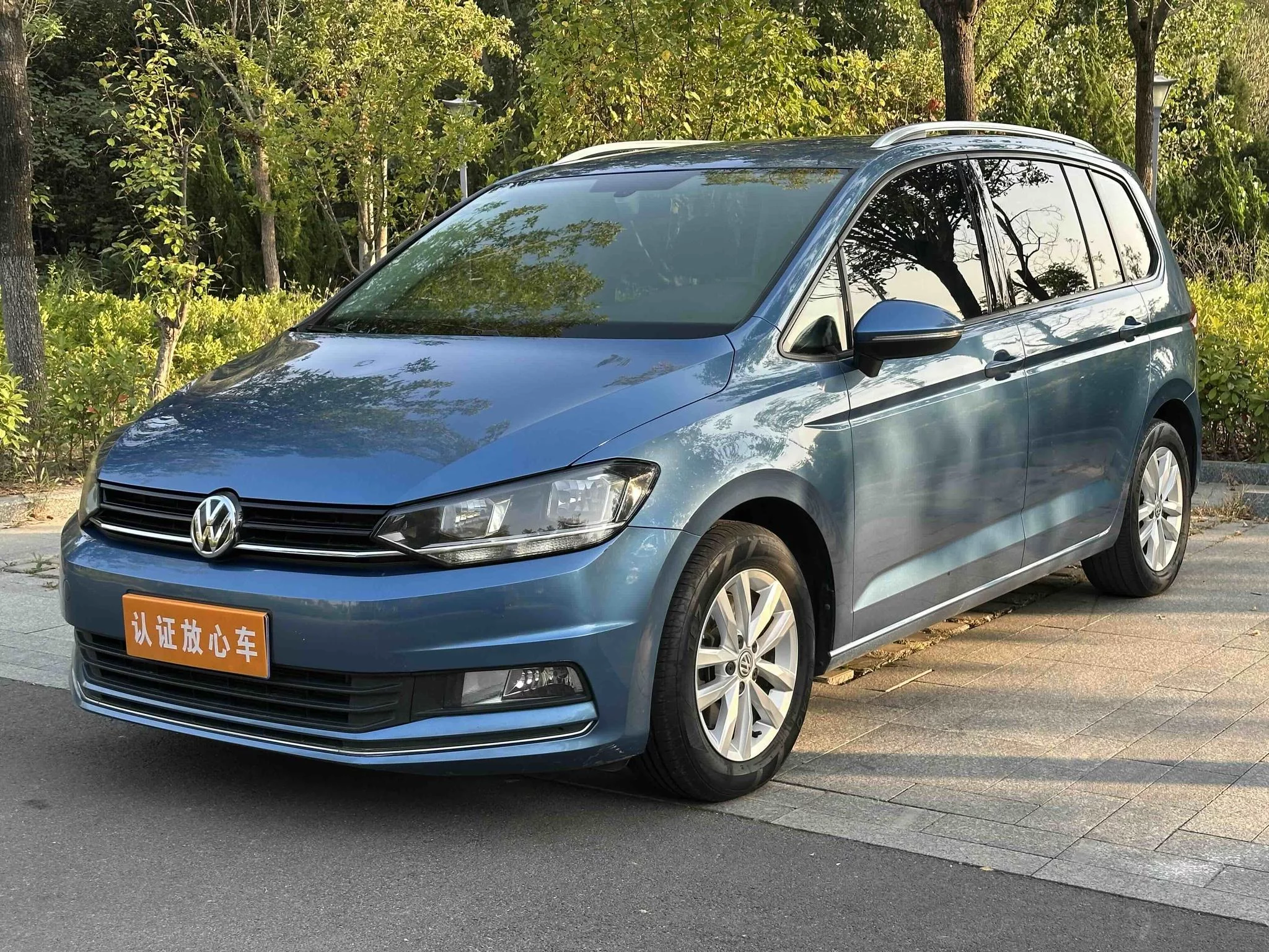 Volkswagen Touran L  из Китая