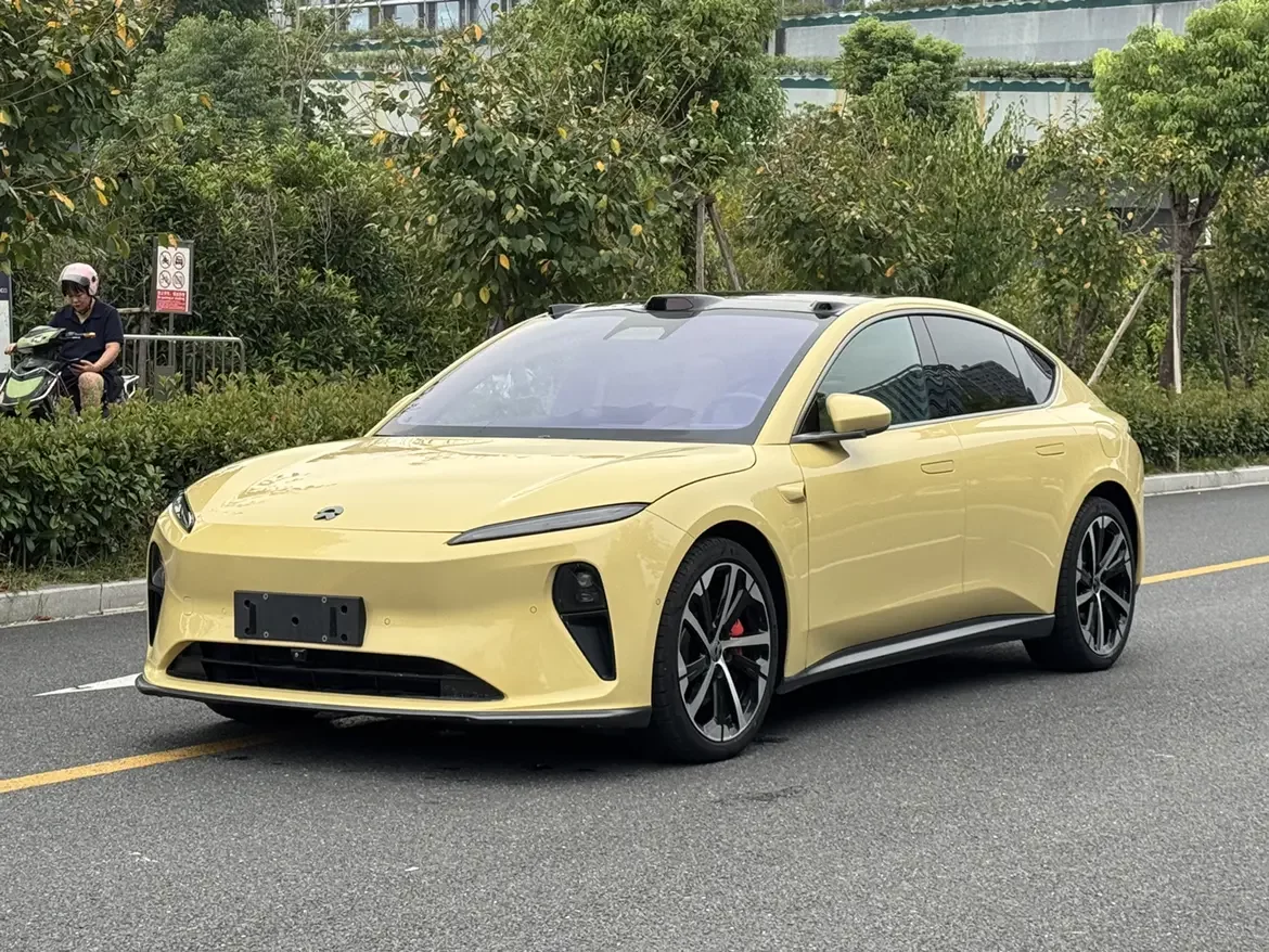 NIO ET5