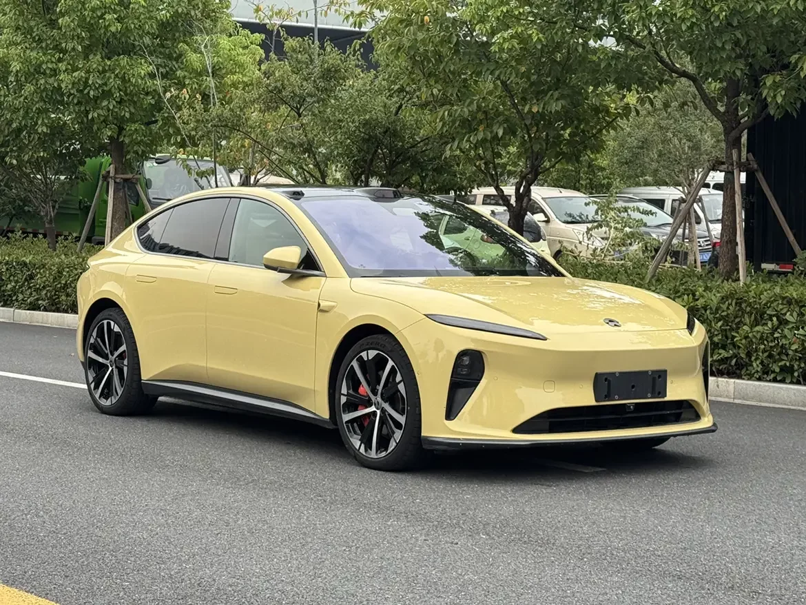NIO ET5