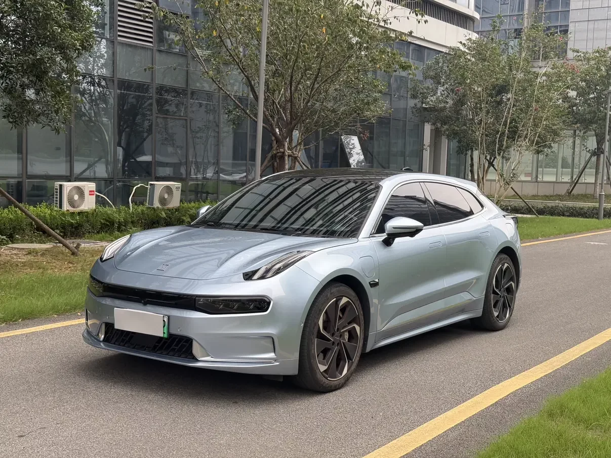 ZEEKR 001