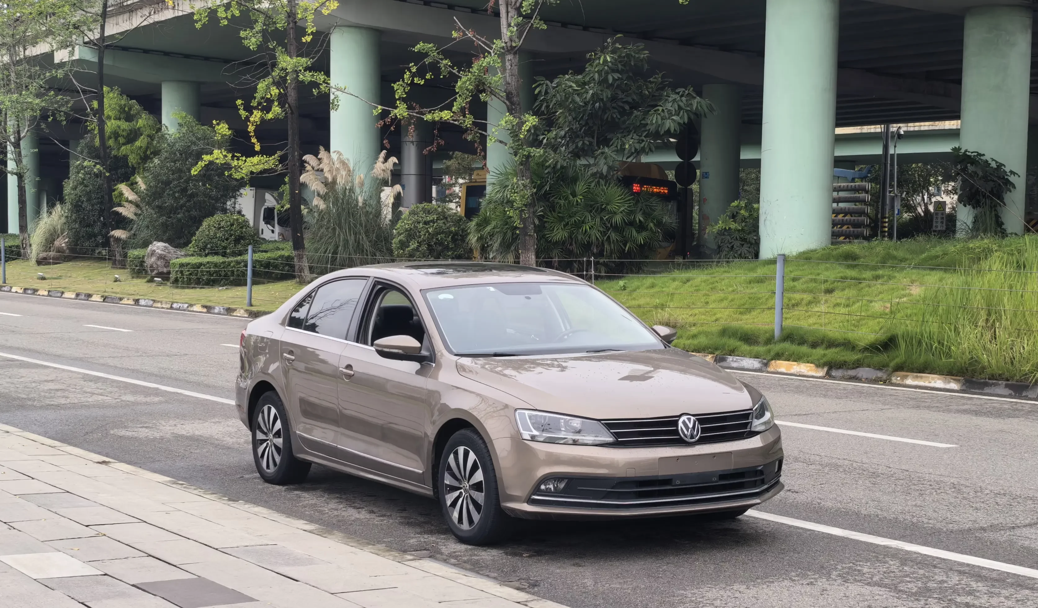 Volkswagen Sagitar