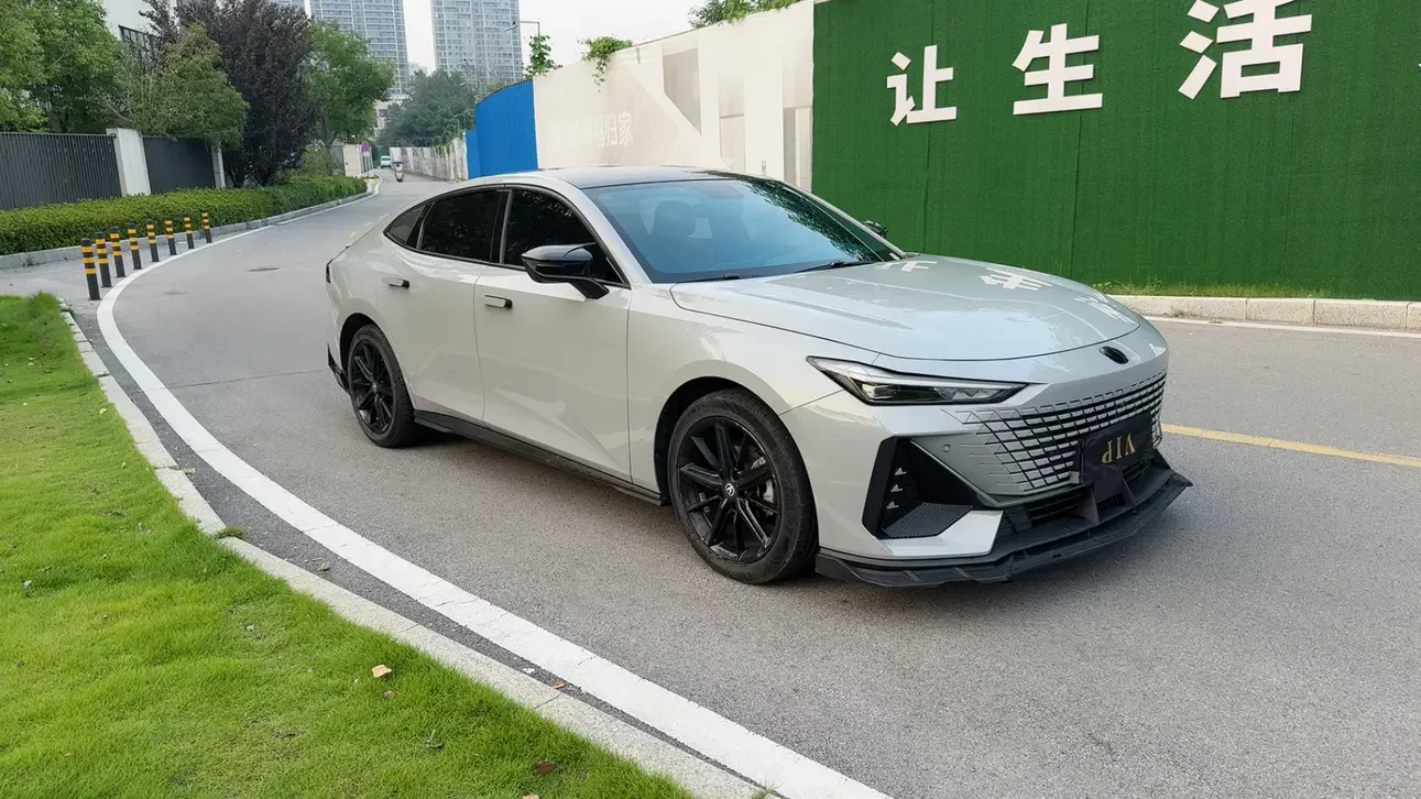 Changan UNI-V
