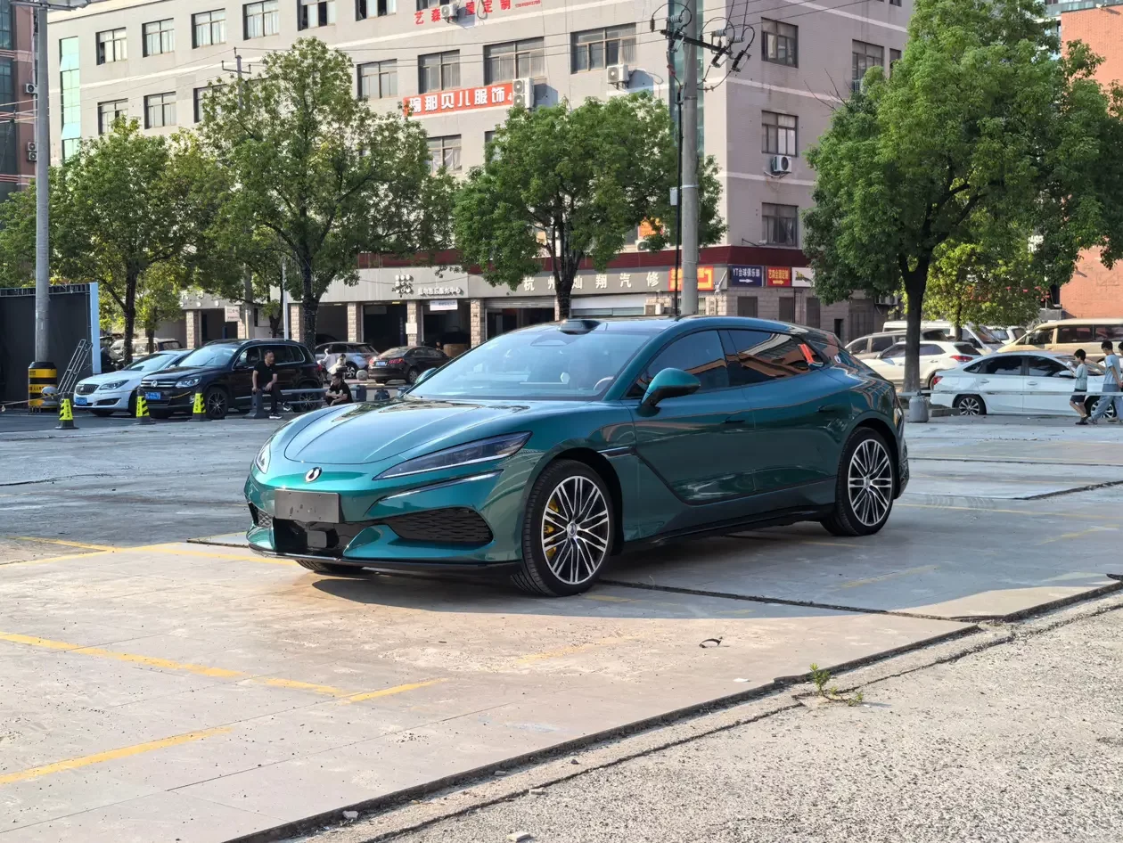 Denza BYD Z9GT EV