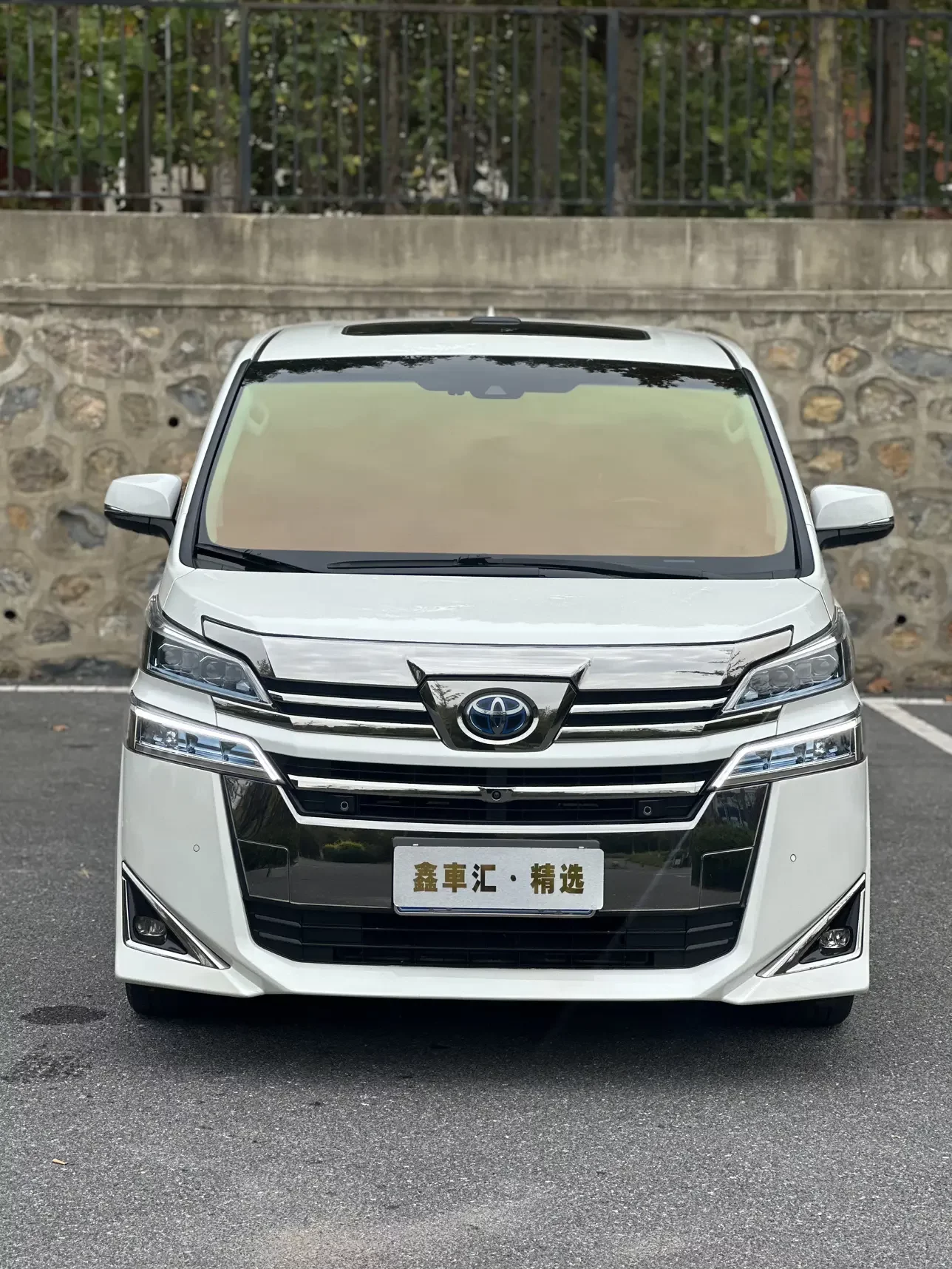 Toyota Crown Wellfire  из Китая