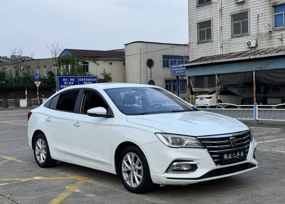 Roewe i5
