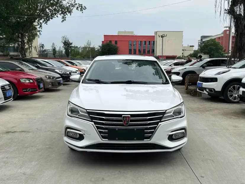 Roewe i5