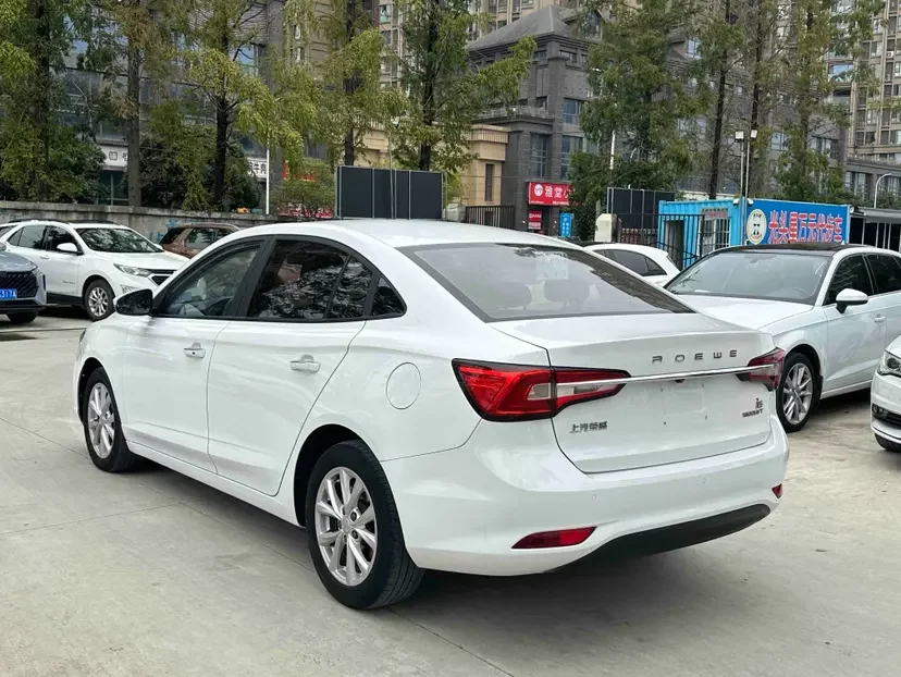 Roewe i5