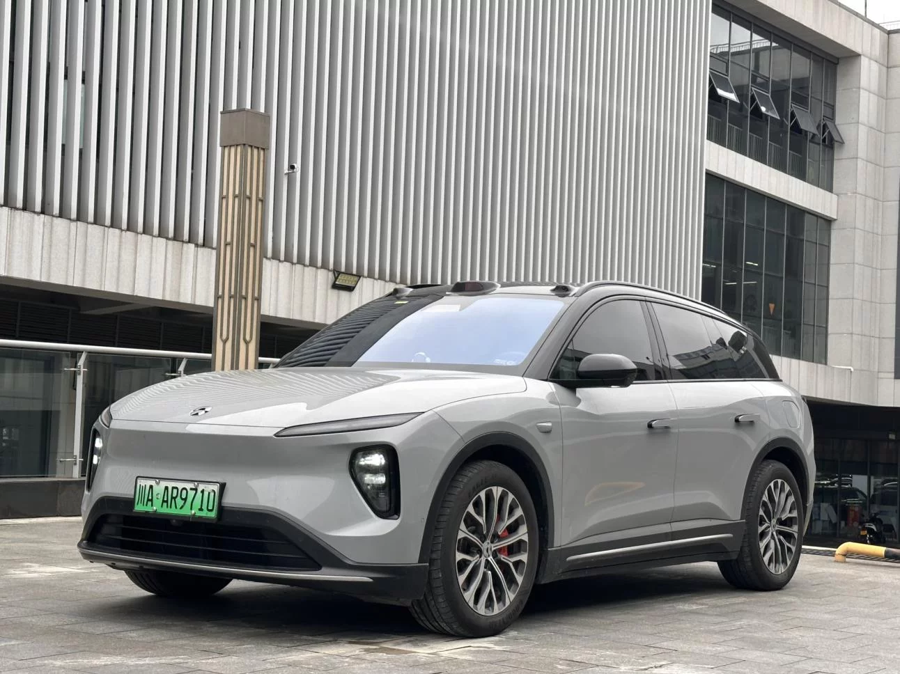 NIO ES6