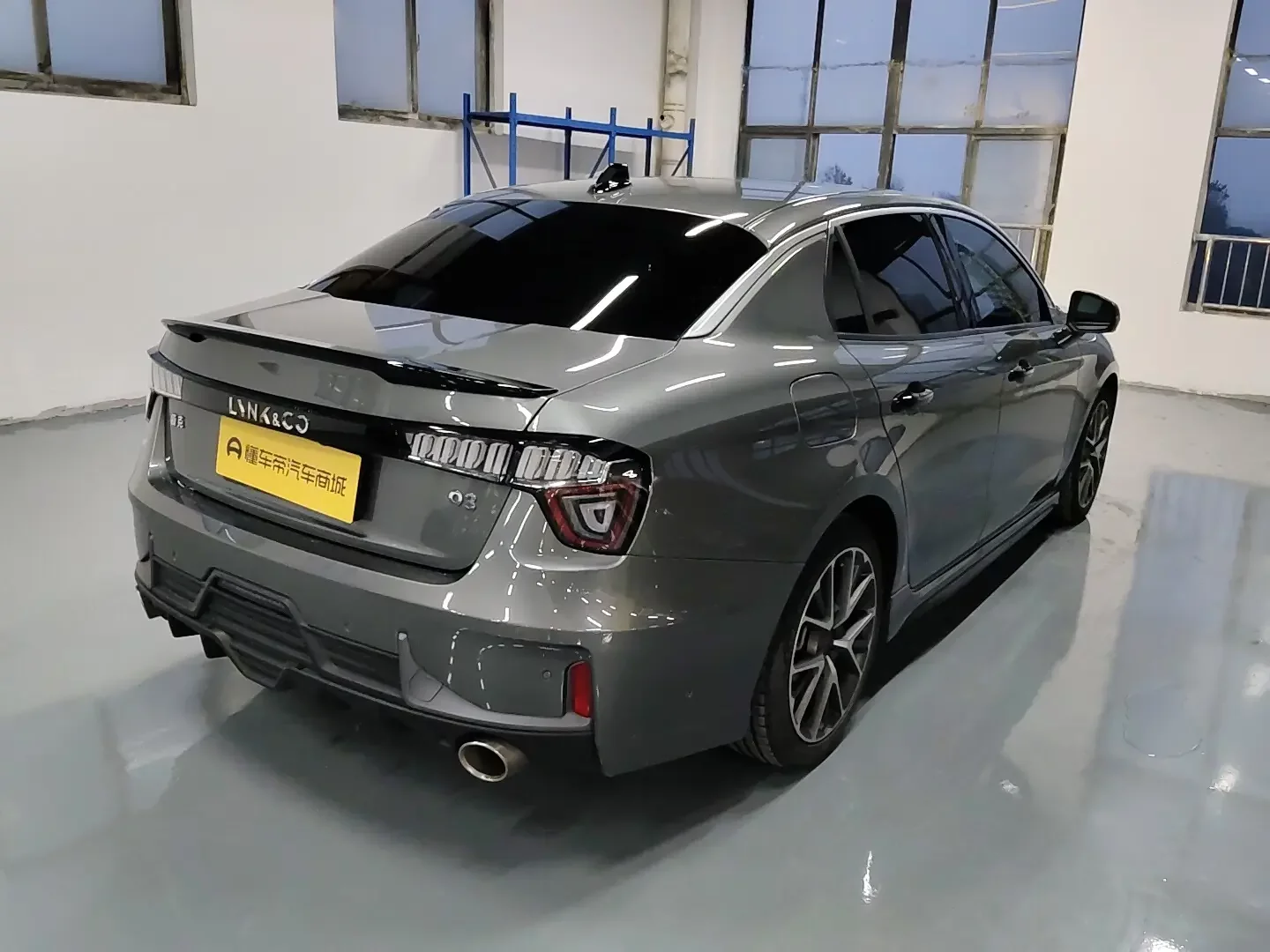 Lynk & Co 03