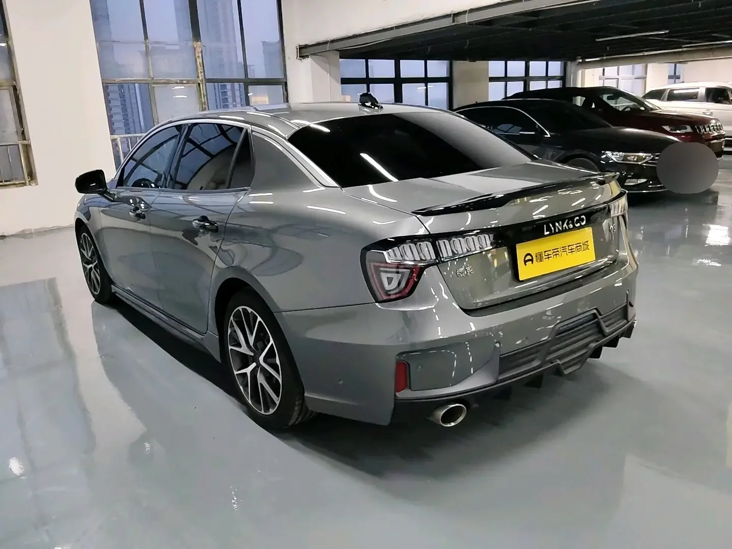 Lynk & Co 03