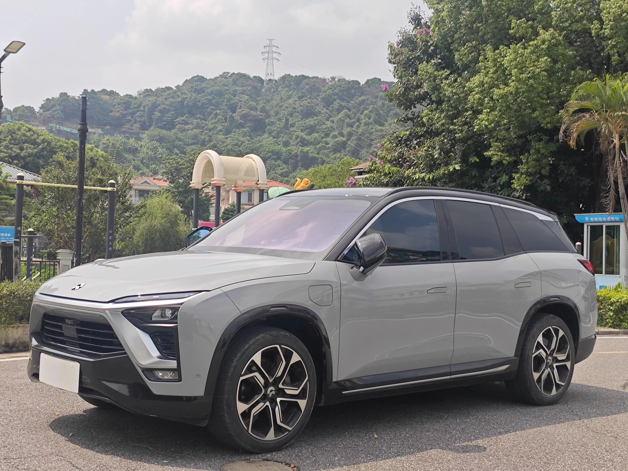 NIO ES8  из Китая